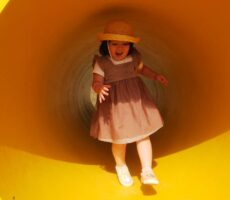 作品No:155　あっ、浮いた❗️<br><br>黄色のトンネルは夢の入口<br><br>