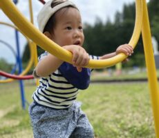 作品No:175　わくわく！<br><br>いろんな遊具に目を輝かせながら遊んでいました<br><br>