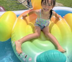 作品No:41　夏は私のモノ！<br><br>夏生まれの娘。<br />
夏を思い切り楽しむ姿が清々しい！<br />
大好きなプールでこの笑顔。<br><br>