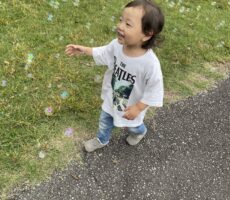作品No:14　シャボン玉だいすき！<br><br>シャボン玉を見つけただけで目を輝かせています！<br />
そして自然にシャボン玉を嬉しそうに追いかける可愛い息子です♡<br><br>