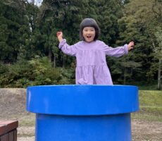 作品No:82　ばぁ！<br><br>隠れてジャンプして〜、ばぁ！<br />
躍動感のある表情になりました<br><br>