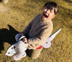 作品No:146 大きくなってもだ〜いすき♡<br><br>小さい頃から親しんでいた遊具です。<br />
大きくなっても笑顔全開で乗る姿がたまりません♡<br><br>