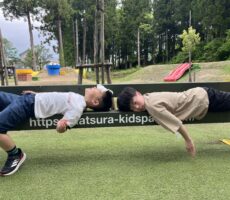 作品No:177　ふぁ〜！！！！<br><br>朝っぱらから遊びまわった結果<br />
ちょうどいいベンチみつけた〜<br />
ふぅ〜さいこ〜！！<br><br>