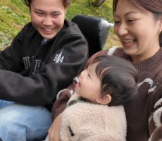 作品No:207 初めてのオープンカー<br><br>爽やかな秋晴れの中、家族3人で楽しいドライブ中の1枚です。<br><br>