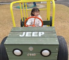 作品No:244 冬締まり最後まで<br><br>冬になるので遊具遊びが最後!という時まで遊びに行かせてもらいました。<br />
<br><br>